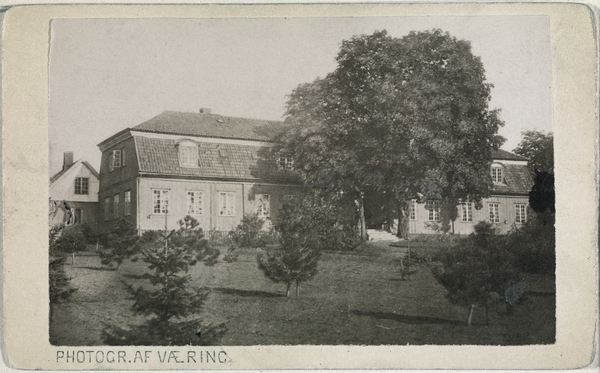 Fotografi av Tøyen hovedgård fra 1875